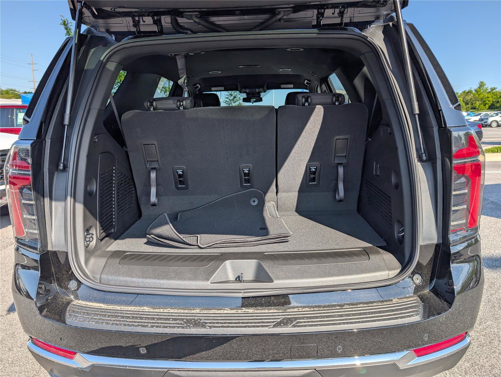 New 2026 Chevrolet Tahoe LS w/ Max Trailering Package AWD/4WD image 9
