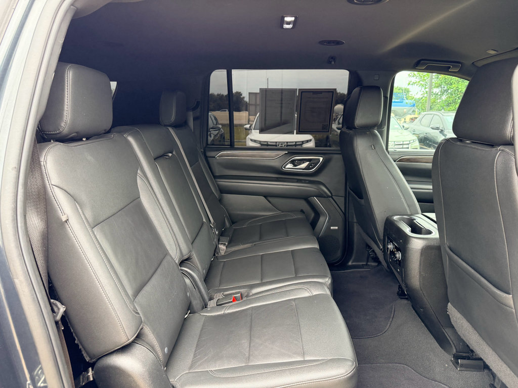 Used 2022 Chevrolet Suburban LT RWD image 26