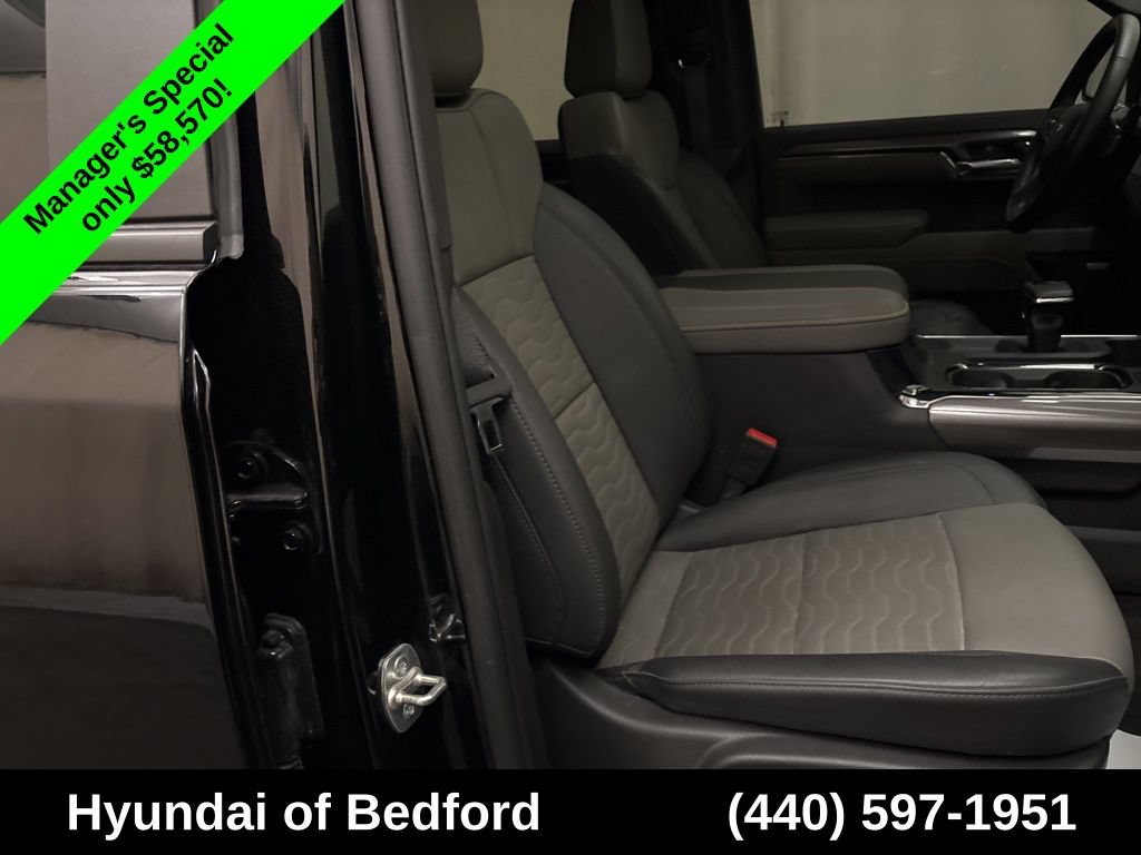 Used 2025 Chevrolet Silverado 1500 ZR2 w/ Technology Package AWD/4WD image 31