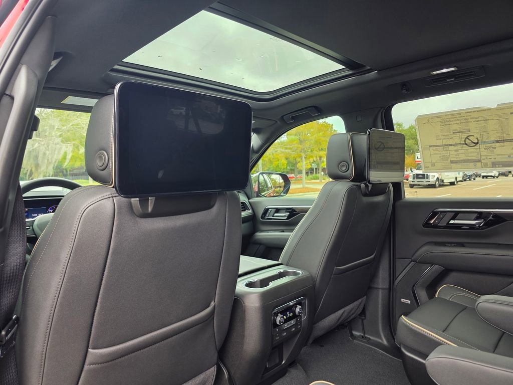 New 2025 Chevrolet Suburban Premier image 23