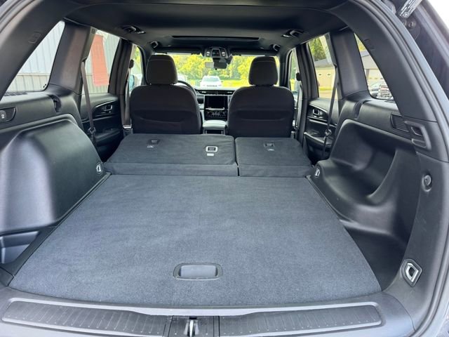 Used 2025 Jeep Grand Cherokee Laredo X w/ Luxury Tech Group I image 21