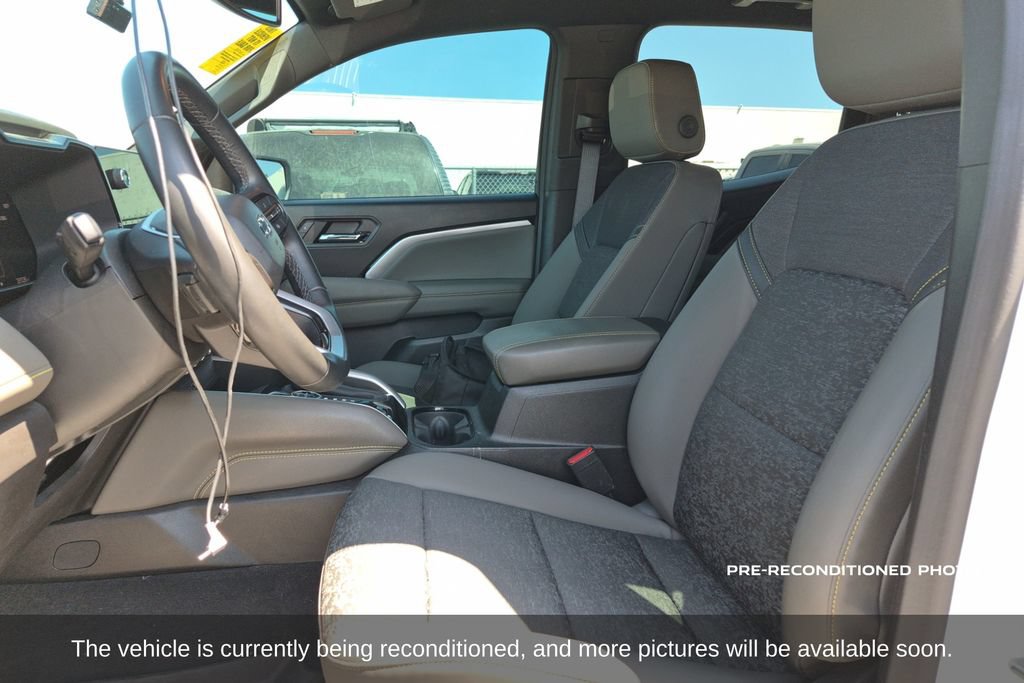 Used 2024 Chevrolet Colorado ZR2 w/ Technology Package AWD/4WD image 11