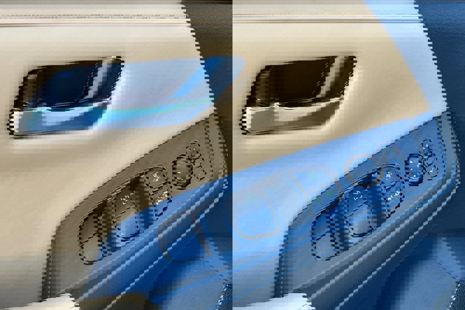 New 2025 Nissan Sentra SV w/ SV Premium Package image 13