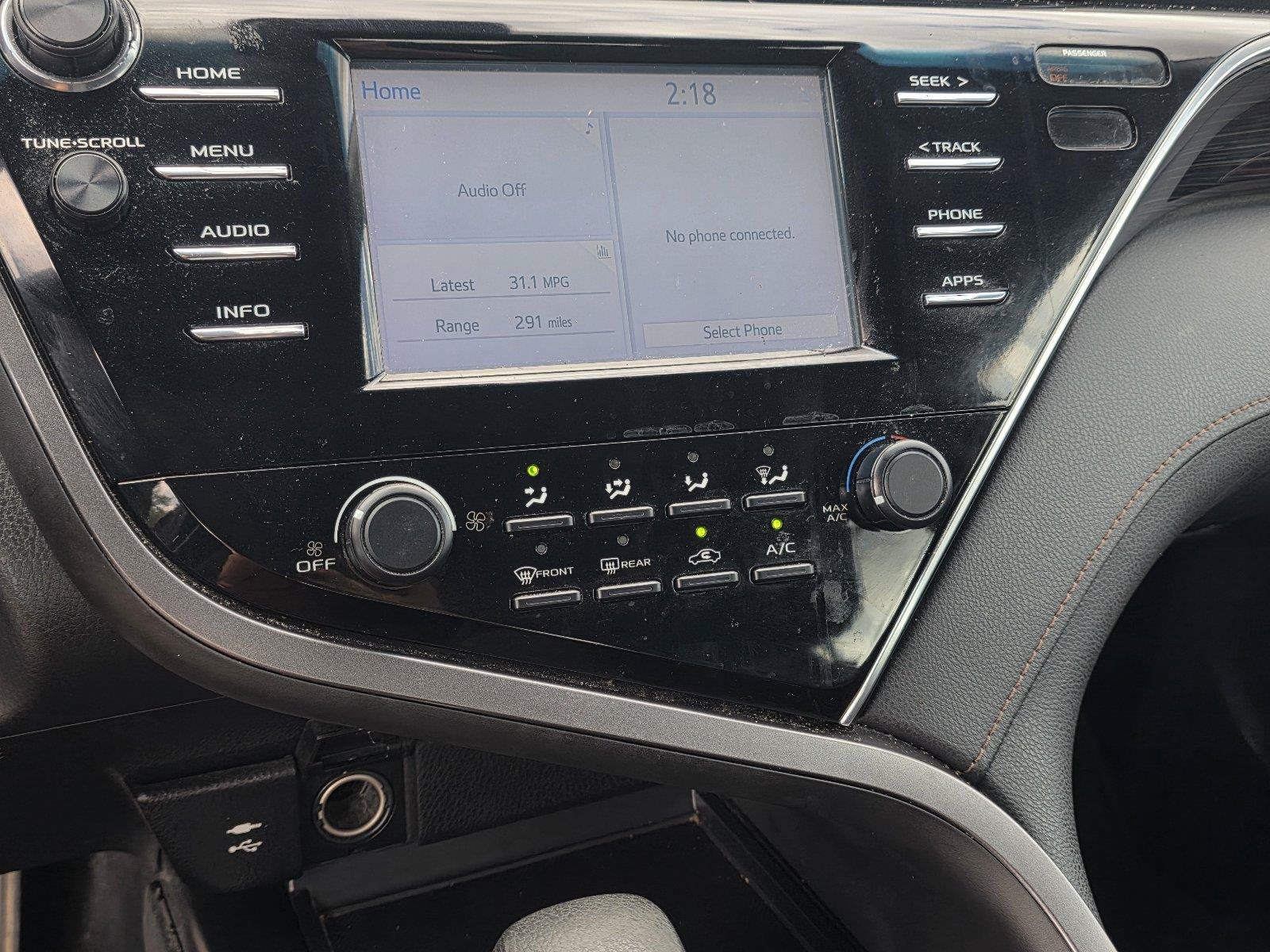 Used 2018 Toyota Camry LE FWD image 17