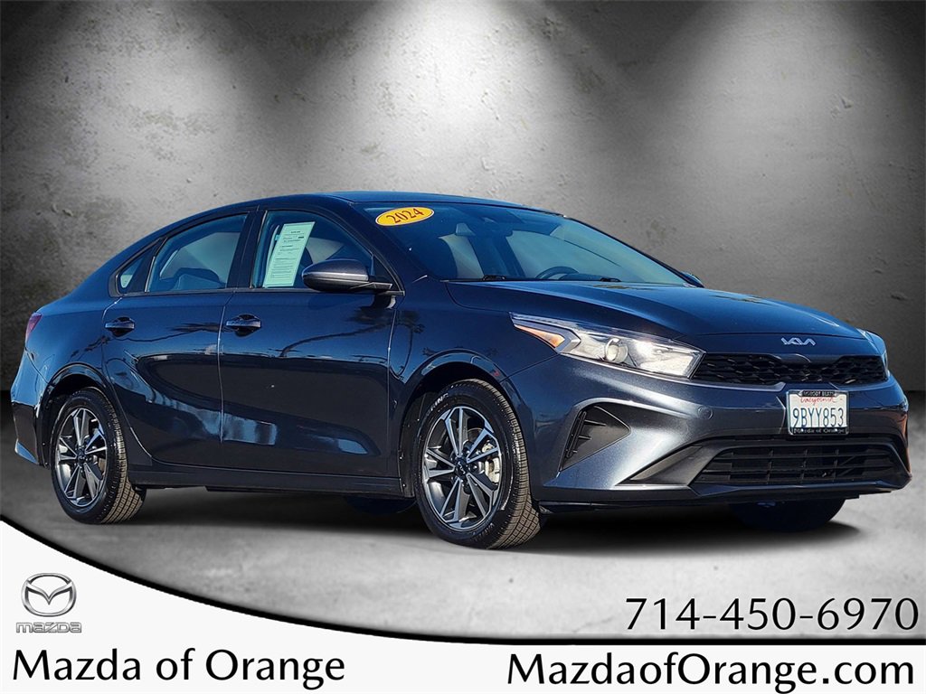 Used 2023 Kia Forte LXS image 1