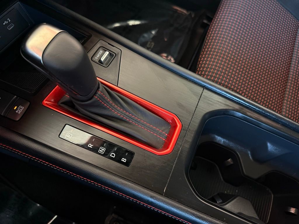 Used 2025 Nissan Kicks SR image 27