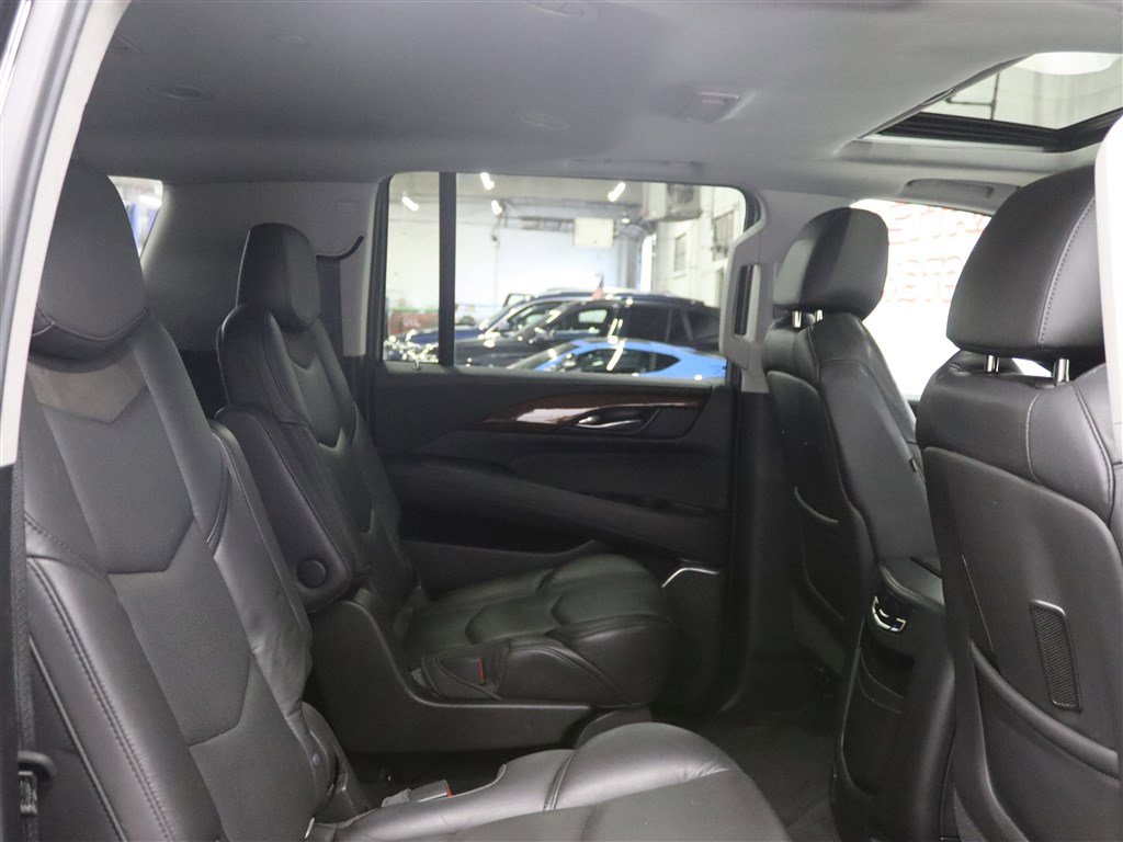 Used 2018 Cadillac Escalade ESV Luxury AWD/4WD image 20