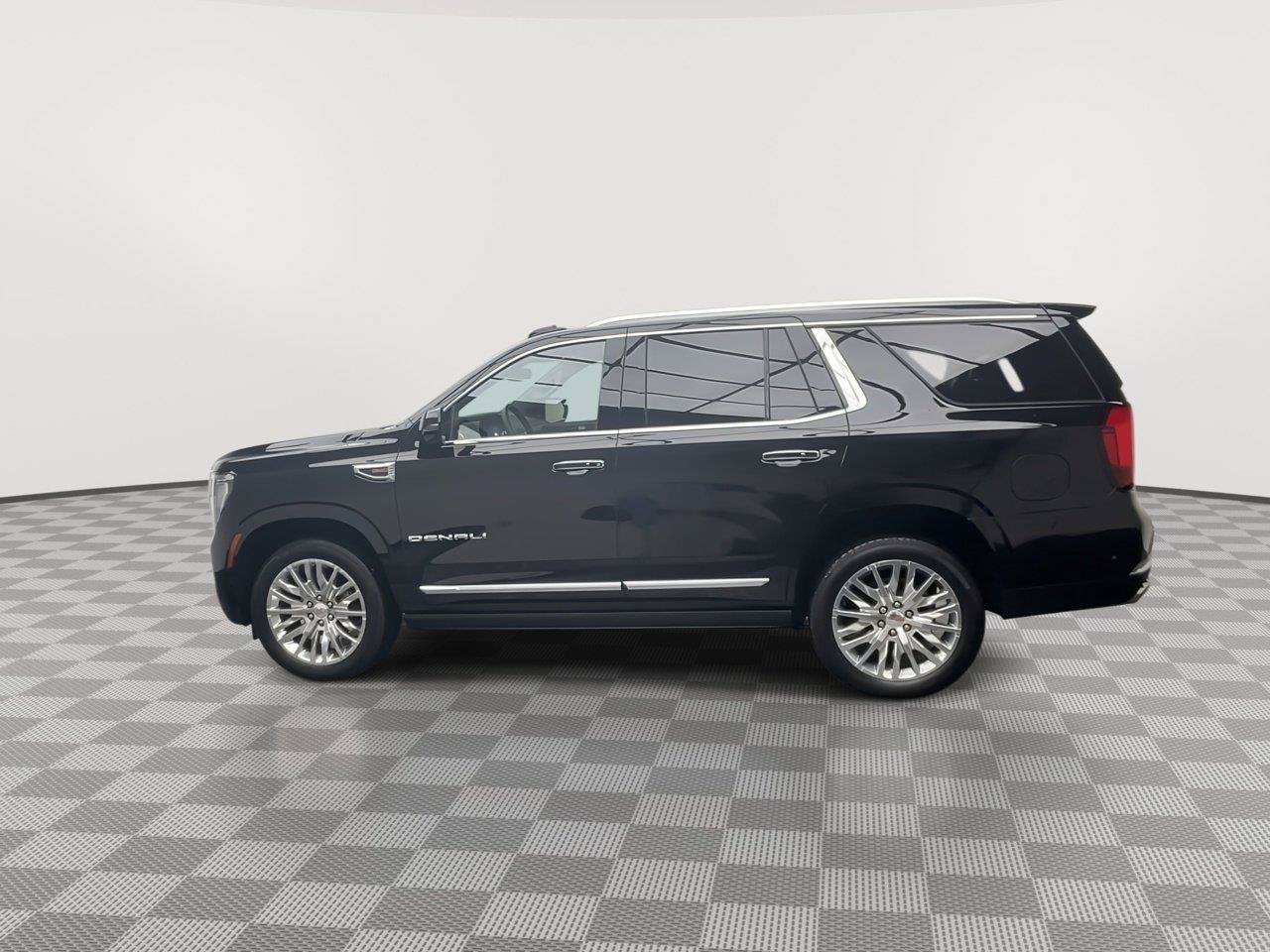 Certified 2025 GMC Yukon Denali w/ Sun & Power Step Package AWD/4WD image 42