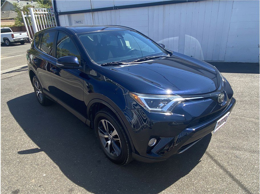 Used 2018 Toyota RAV4 XLE w/ All Weather Liner Package