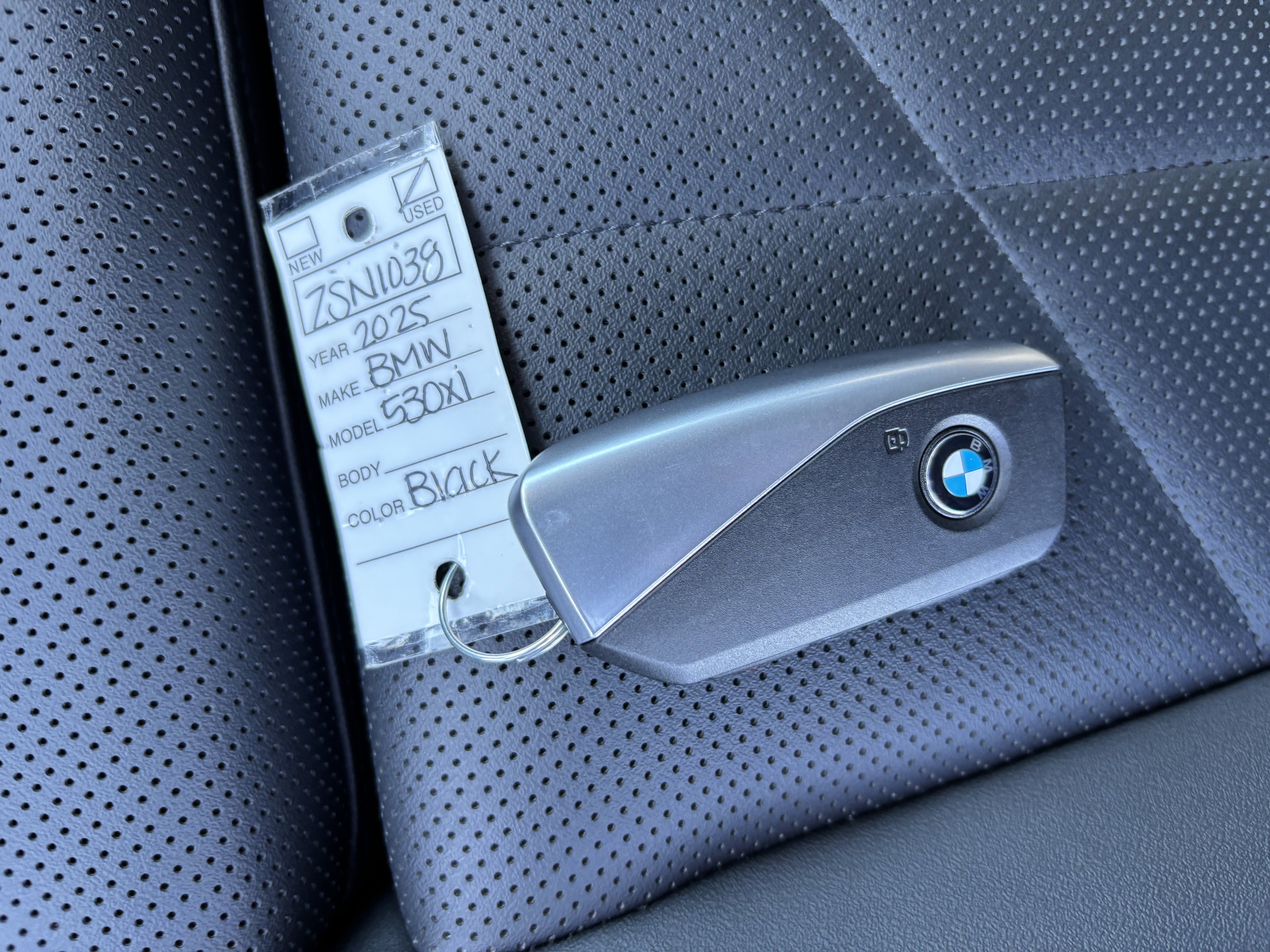 Used 2025 BMW 530i xDrive w/ Premium Package AWD/4WD image 38