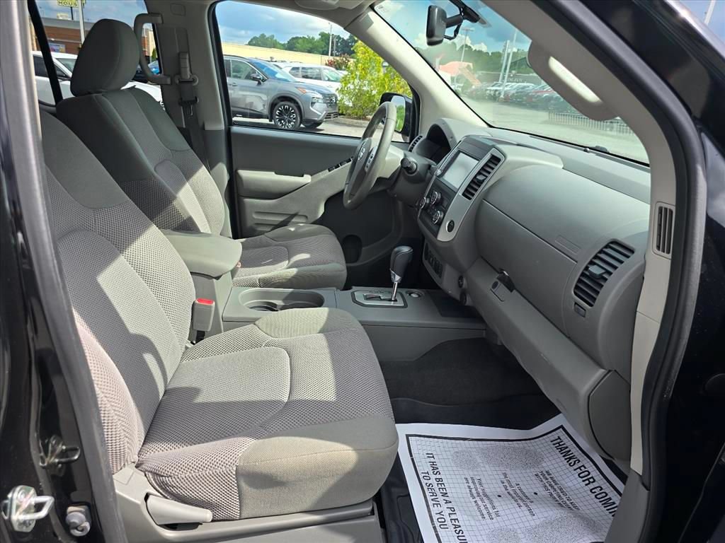 Used 2020 Nissan Frontier SV w/ Midnight Edition Floor Mats RWD image 14