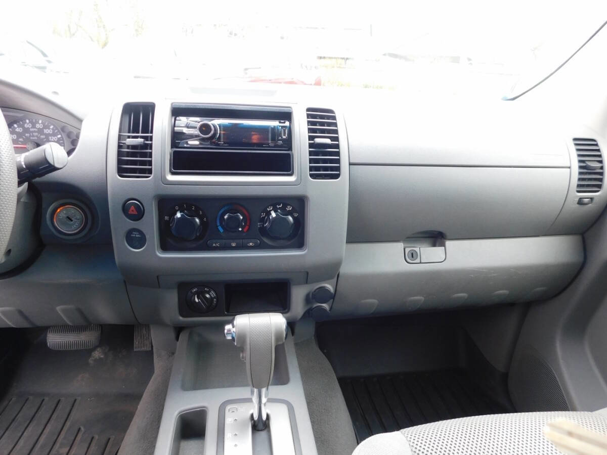 Used 2006 Nissan Frontier SE AWD/4WD image 7