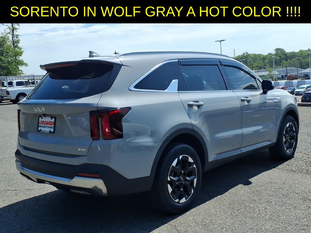 Used 2024 Kia Sorento S AWD/4WD image 6