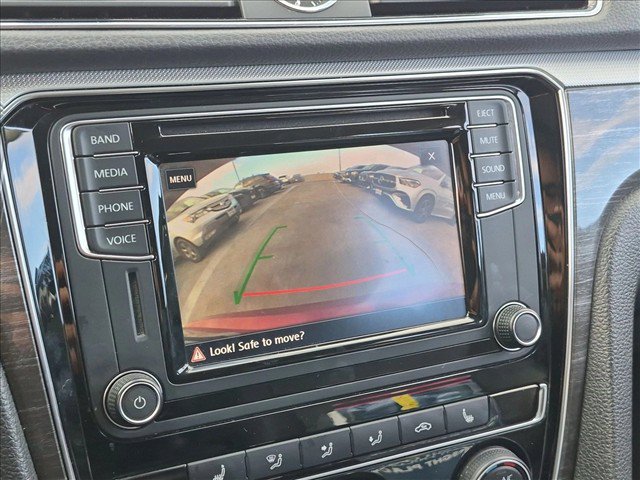 Used 2017 Volkswagen Passat 1.8T SE w/ SE Lighting Package FWD image 12