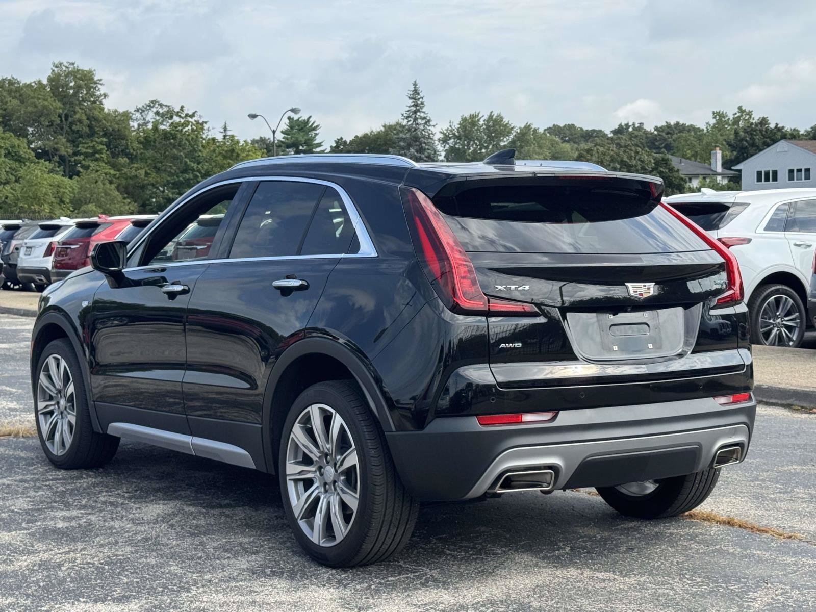 Certified 2023 Cadillac XT4 Premium Luxury w/ Cold Weather Package AWD/4WD image 7