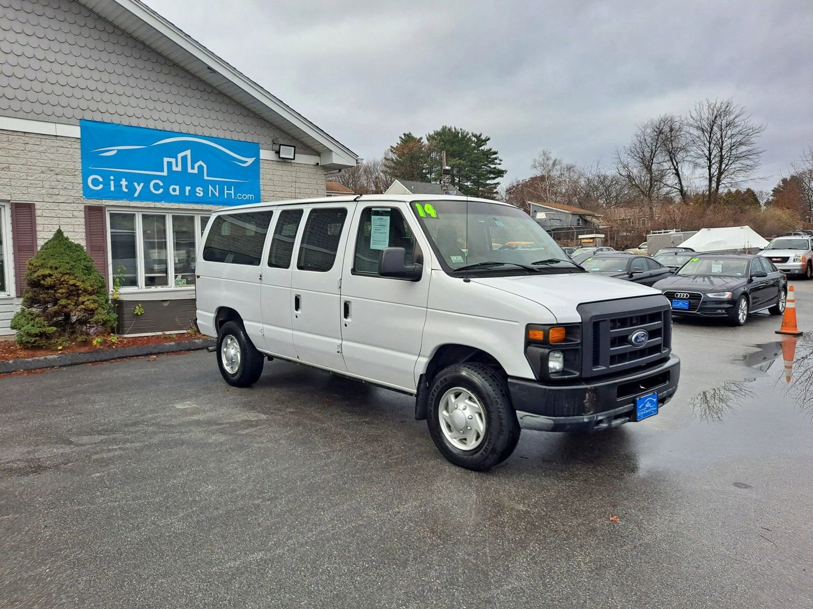 Used 2014 Ford E-250 and Econoline 250 w/ Power Group image 2