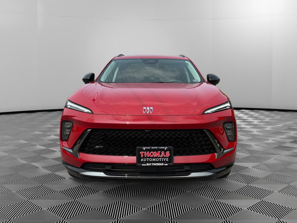 Used 2025 Buick Envision Sport Touring image 2