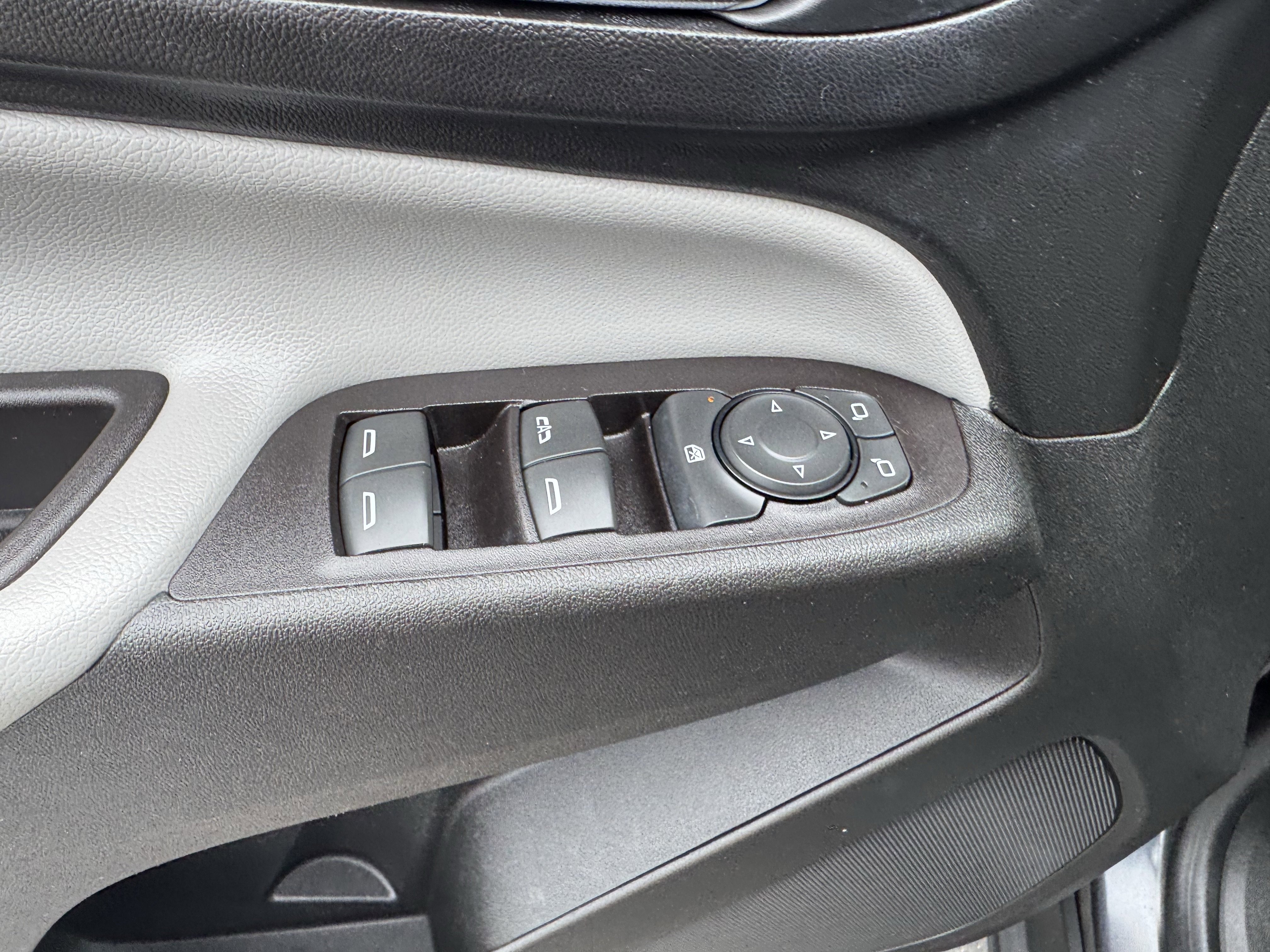 Used 2022 Chevrolet Equinox LS AWD/4WD image 11