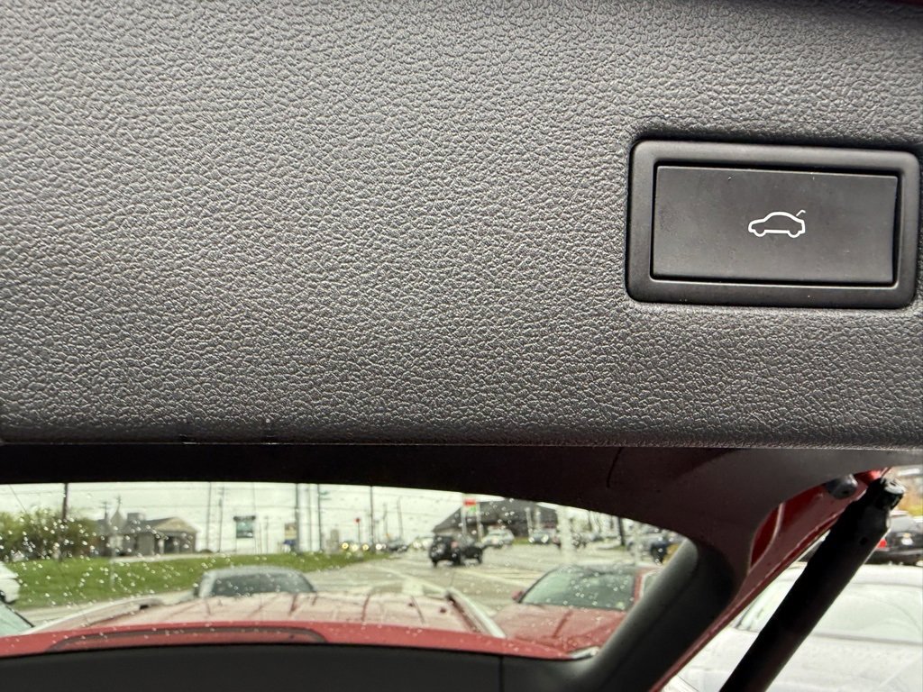 Used 2022 Volkswagen Tiguan SE image 18