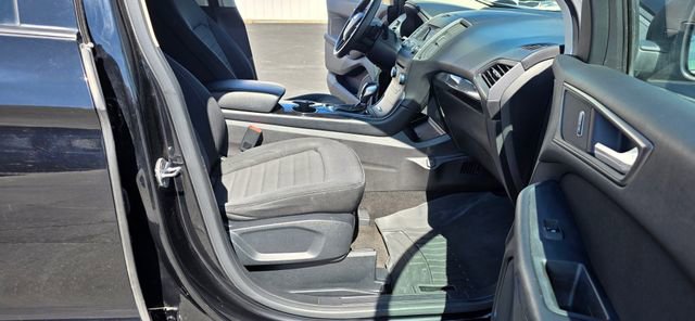 Used 2018 Ford Edge SE image 15