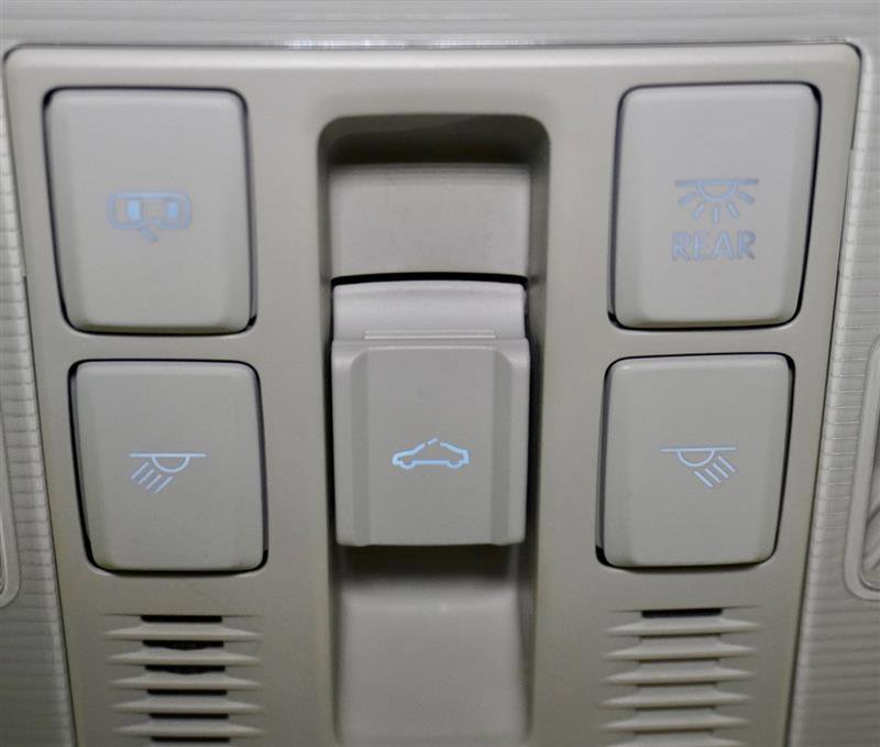 Used 2018 Volkswagen Tiguan SEL image 36