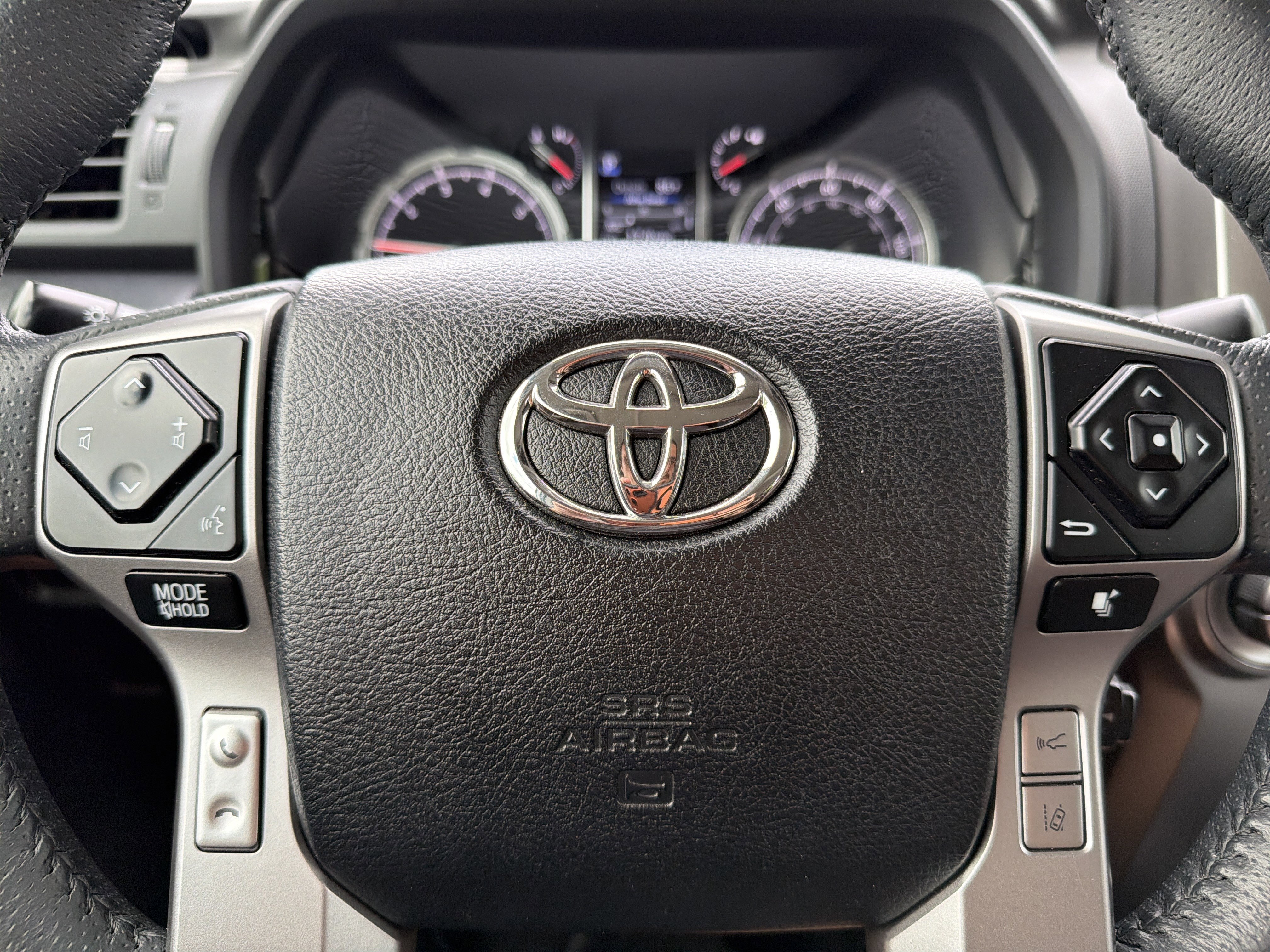 Used 2020 Toyota 4Runner Limited AWD/4WD image 11