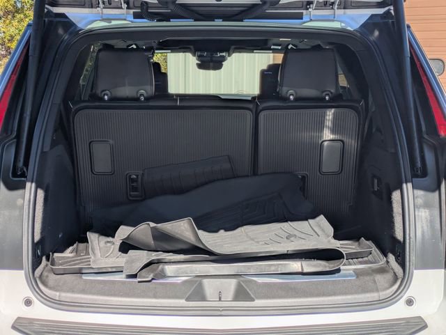 Certified 2023 Cadillac Escalade Premium Luxury Platinum w/ LPO, Radiant Package AWD/4WD image 34