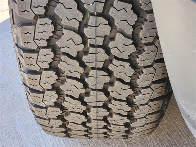 New 2024 Land Rover Defender 110 S image 11