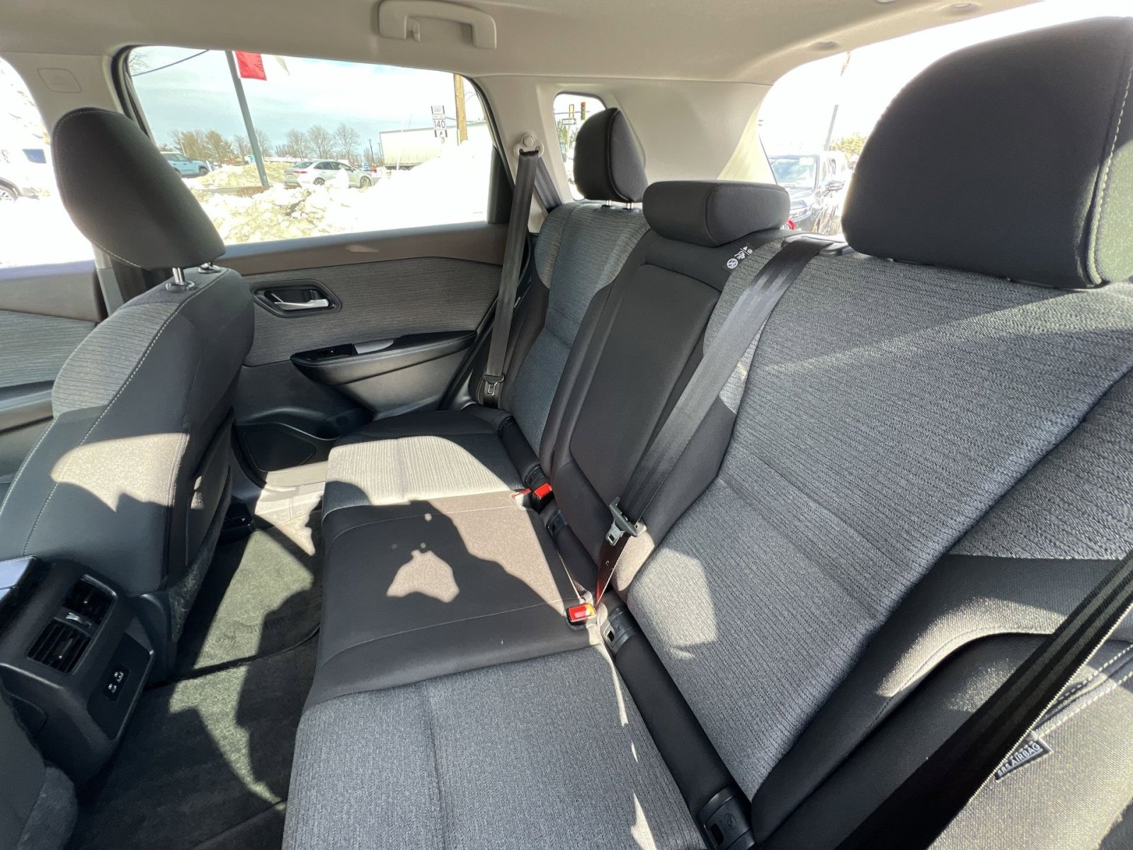 Used 2022 Nissan Rogue SV image 23