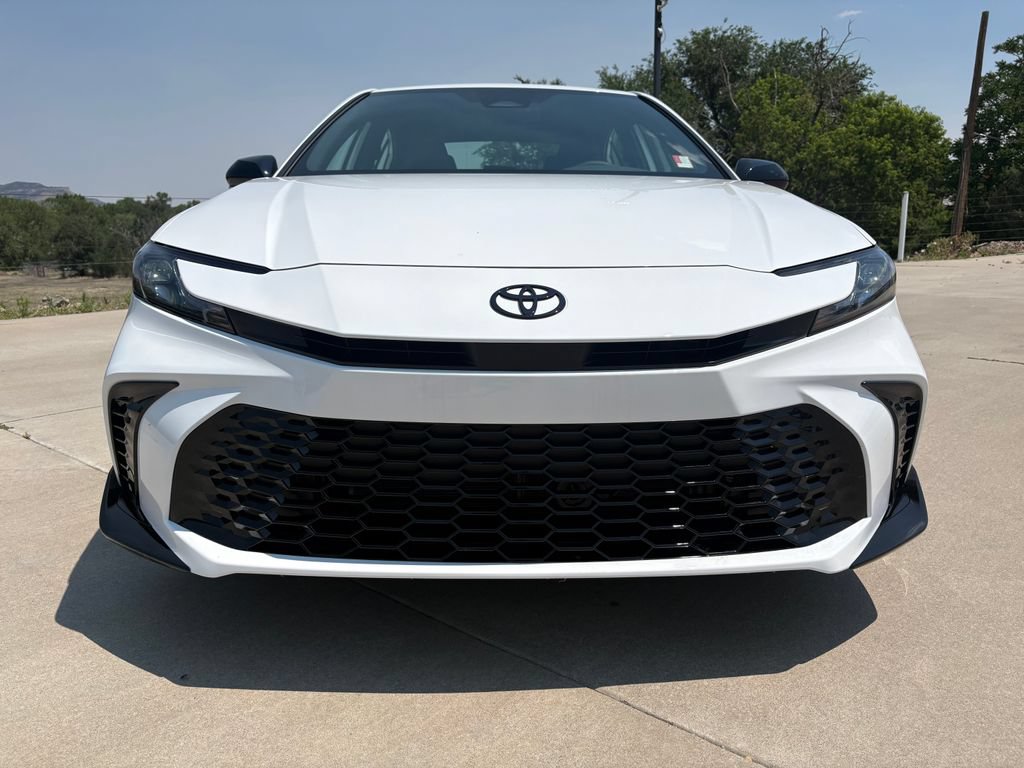 New 2026 Toyota Camry Hybrid FWD image 8