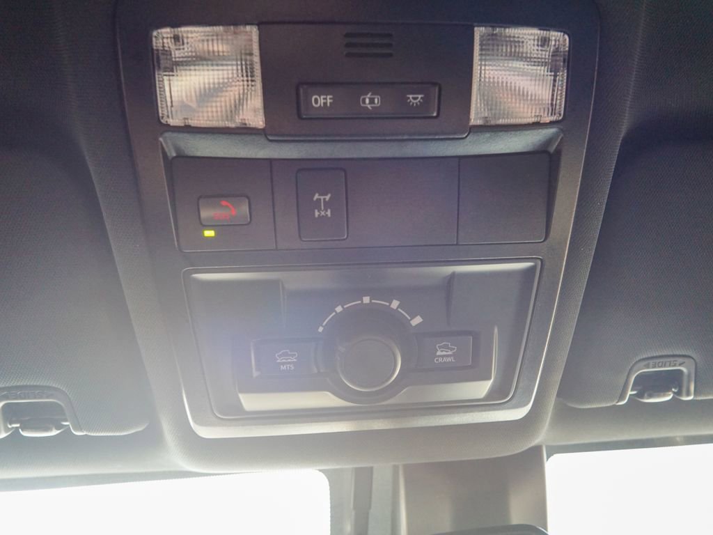 Used 2022 Toyota Tacoma TRD Off-Road AWD/4WD image 25
