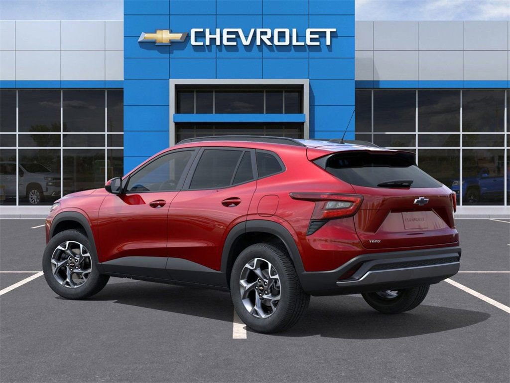 New 2026 Chevrolet Trax LT w/ Driver Confidence Package FWD image 3