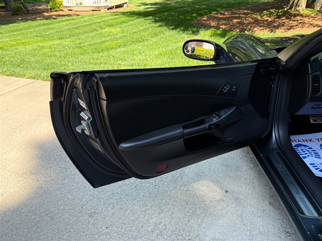 Used 2009 Chevrolet Corvette Convertible w/ Preferred Equipment Group RWD image 41