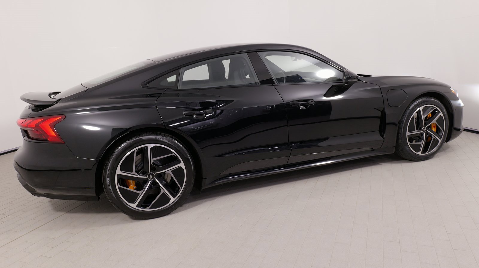 Used 2024 Audi RS e-tron GT w/ Carbon Performance Package image 10