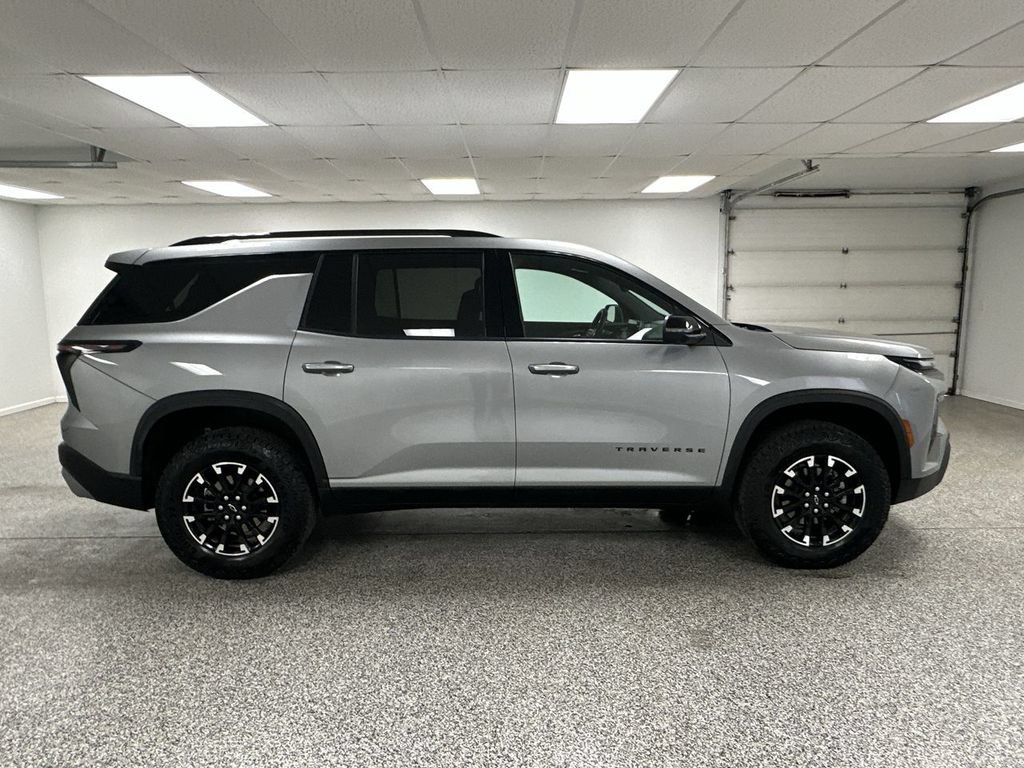 Used 2026 Chevrolet Traverse Z71 w/ Driver Confidence Package AWD/4WD image 9