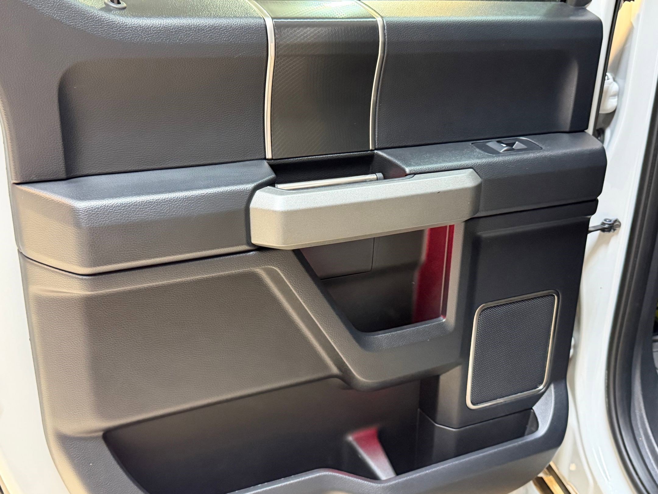 Used 2017 Ford F150 Raptor w/ Equipment Group 802A Luxury AWD/4WD image 42