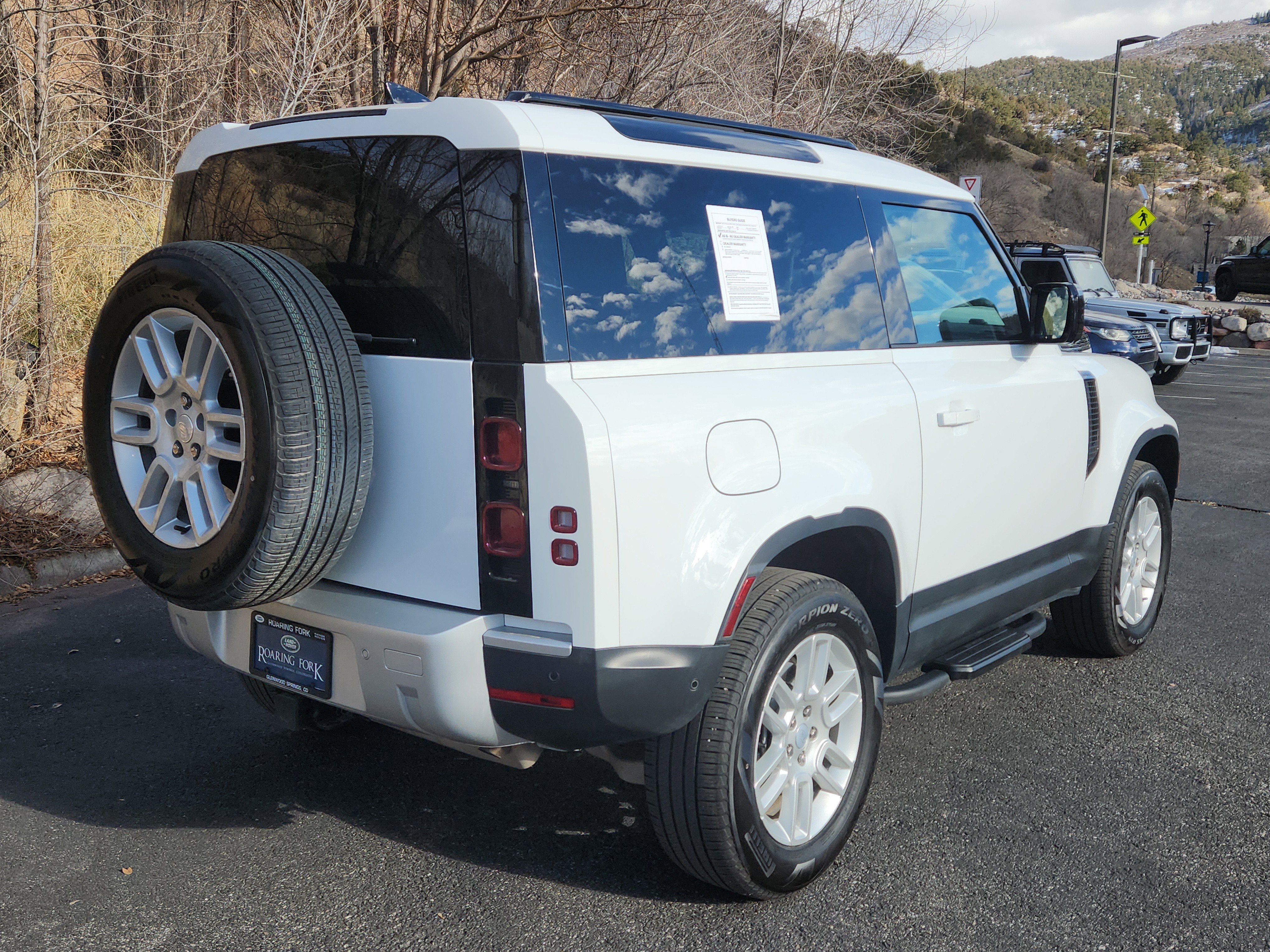Used 2025 Land Rover Defender 90 S image 3