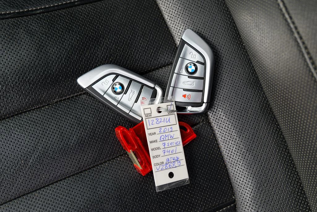 Used 2019 BMW 740i xDrive w/ Executive Package image 66