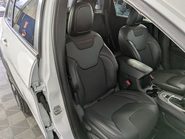 Used 2017 Jeep Cherokee Trailhawk w/ Cold Weather Group image 30