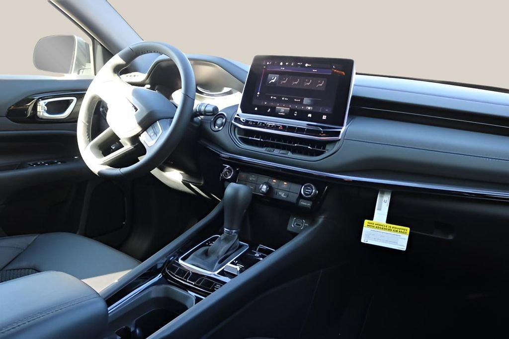 New 2026 Jeep Compass Latitude AWD/4WD image 17