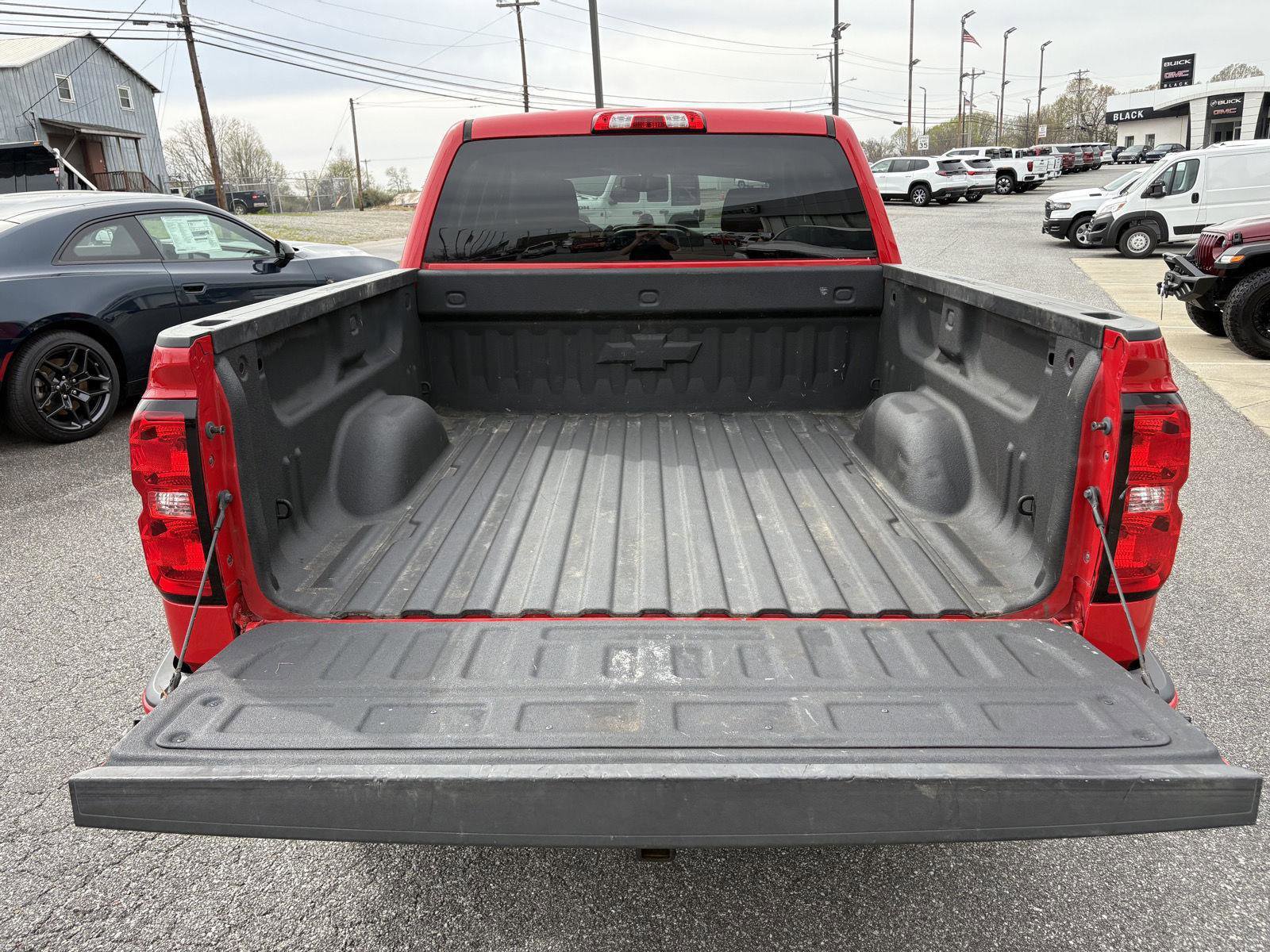 Used 2018 Chevrolet Silverado 1500 LT w/ All Star Edition AWD/4WD image 7