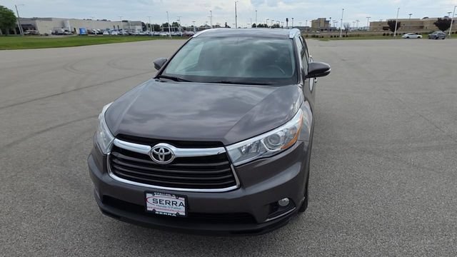 Used 2016 Toyota Highlander XLE AWD/4WD image 4