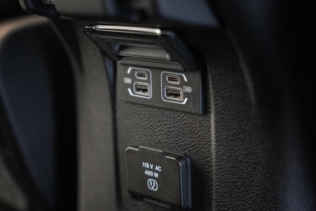 Used 2024 Jeep Gladiator Rubicon AWD/4WD image 34