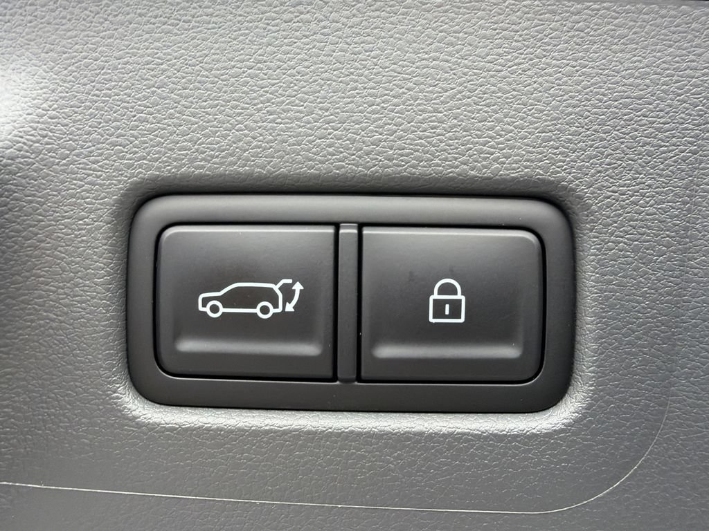 Used 2025 Hyundai Santa Fe Limited FWD image 19