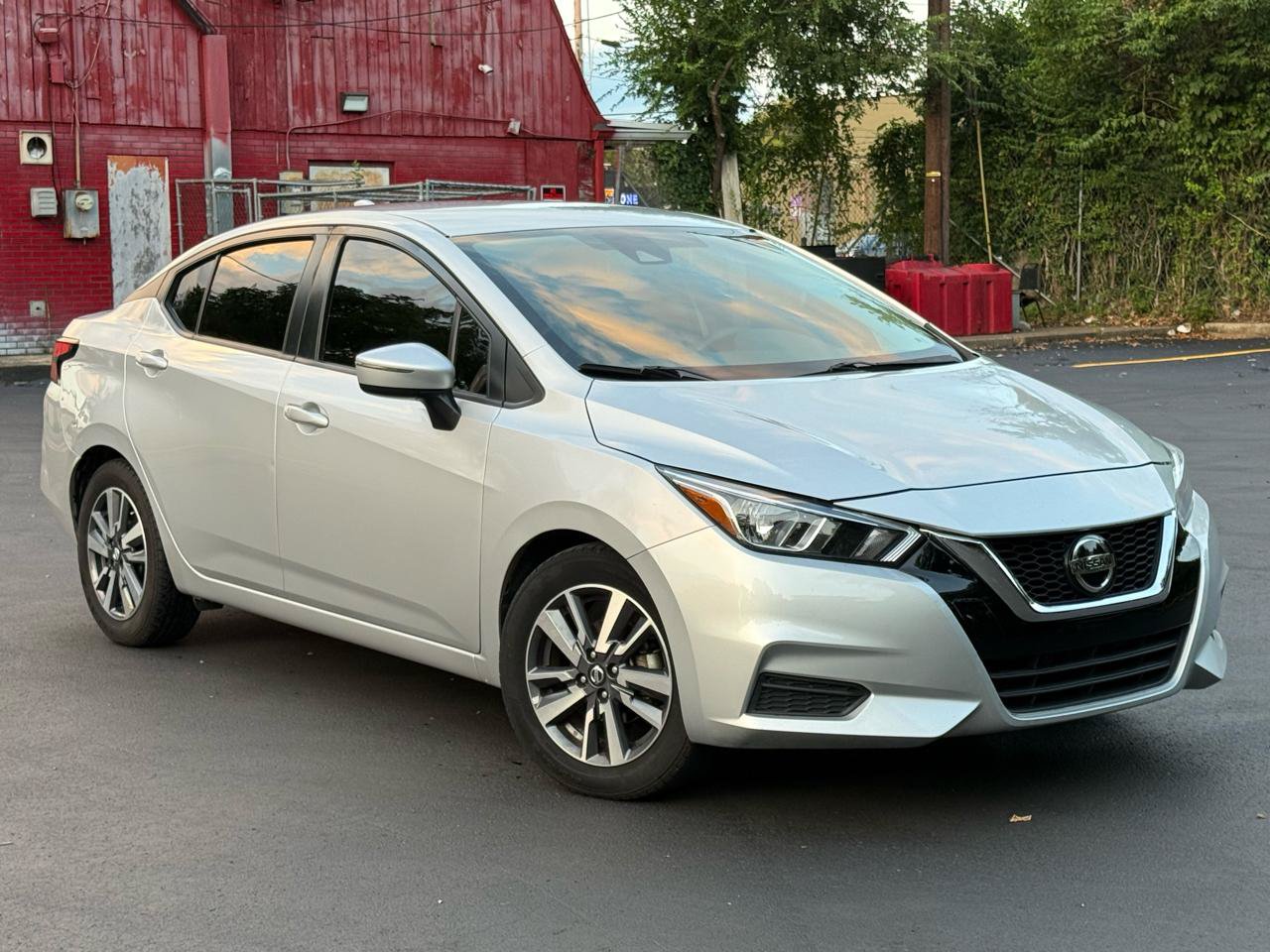Used 2020 Nissan Versa SV FWD image 2