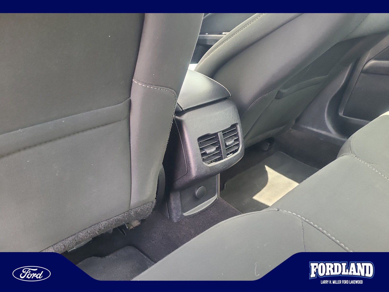 Used 2017 Ford Fusion SE w/ Fusion SE Technology Package FWD image 31