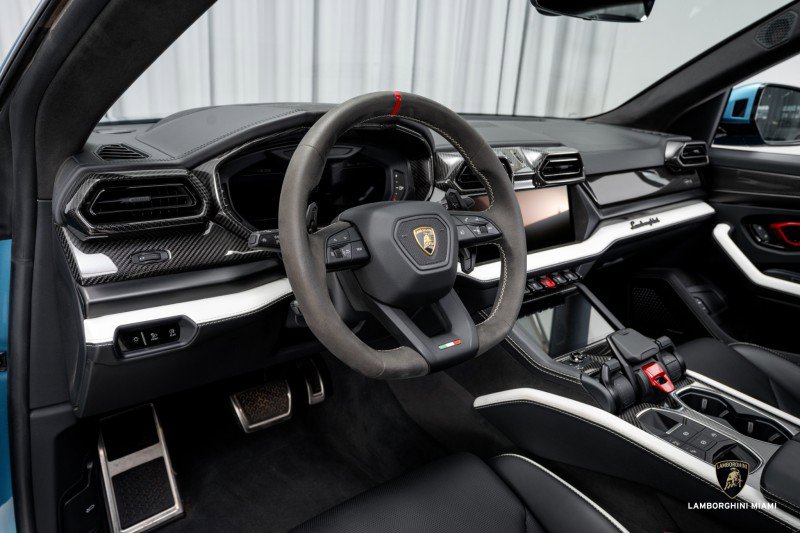 Used 2025 Lamborghini Urus SE image 26