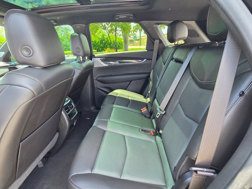 Used 2022 Cadillac XT5 Premium Luxury w/ Technology Package FWD image 18