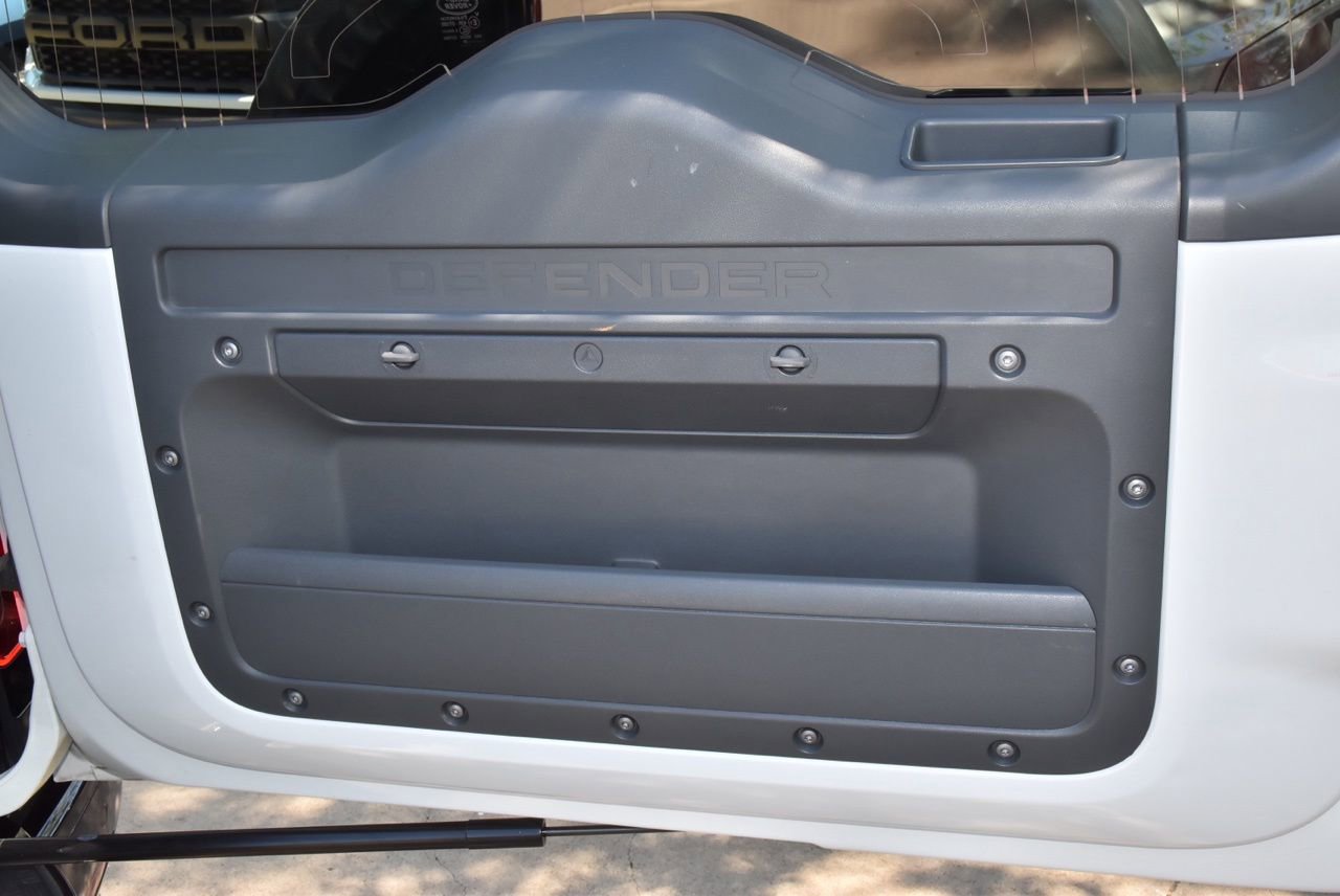 Used 2023 Land Rover Defender 110 X-Dynamic SE image 39