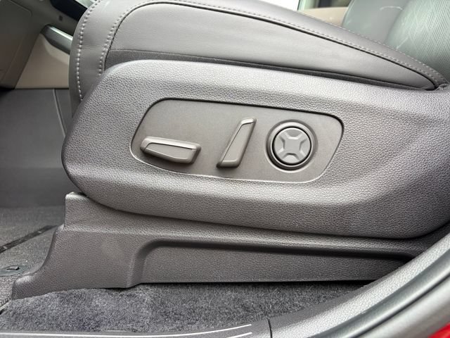 Certified 2025 Kia Carnival SX FWD image 18